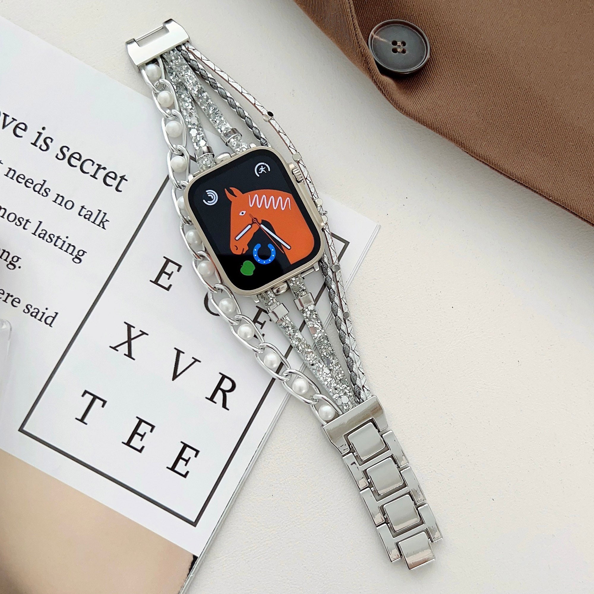 For Apple Watch Series 9 8 7 41mm 6 5 4 SE (2023) SE (2022) SE 40mm 3 2 1 38mm Metal Leather Band Heart Pendant Bracelet Watch Strap For Apple Watch Series 9 8 7 41mm 6 5 4 SE (2023) SE (2022) SE 40mm 3 2 1 38mm Metal Leather Band Heart Pendant Bracelet Watch Strap